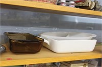 baking dishes & 2 metal trays