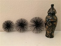 3-piece wall decor set and ceramic vase