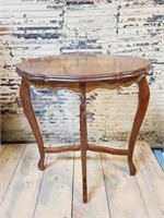 Antique Oval Wood Side Table 22 x 27