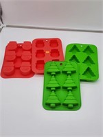 4 SILICONE CAKE MOLDS