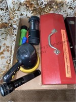 Metal toolbox & assortment of flashlights