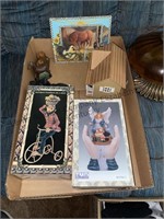 Figurines in boxes, picture frame & musical