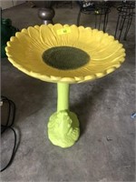 SUNFLOWER COMPOSITE BIRD BATH