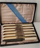 John Russell knife set with original box - hinges