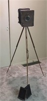 Wooden plate camera with tripod and 2 plates