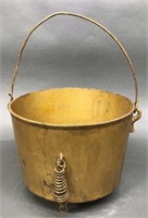 10" Wide Iron Kettle w/ Legs, Bail and Spring