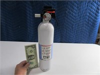 KIDDIE Home/Garage Fire Extinguisher w/ Mount