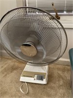 16” oscillating fan. Works