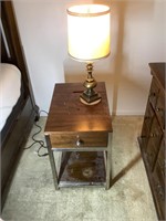Side table with lamp with charging unit, 22” x