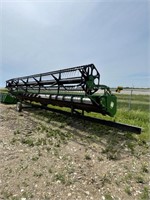 John Deere 930R Header 30ft w/ header transport