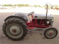 (1948) Ford 8N Tractor