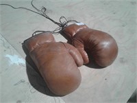 Very Cool Vintage Looking Boxing Gloves