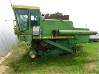 John Deere 6600 Combine