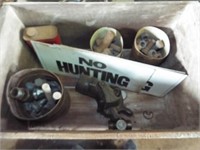 Nuts & Bolts, Hunting signs