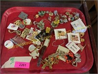 Tray of assorted jewelry, pins, watch, misc
