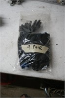 9 Pairs of gloves