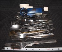 Misc lot w/ kitchen utensils & flatware