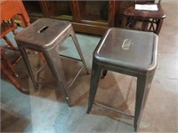 (2X) METAL INDUSTRIAL STYLE STOOLS