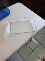 Pyrex casserole dish