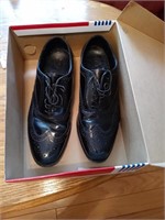 Men's wingtip shoes size 10