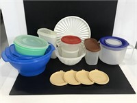 Lot of vintage assorted Tupperware pieces