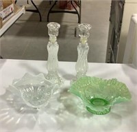 4 pieces glassware
