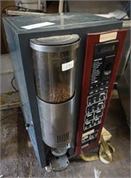 1X COFFEE MACHINE / GRINDER