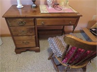 chautauqua colonial mayville, ny 4 drawer desk/chr