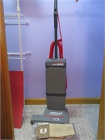 electrolux plus heavy duty upright vacuum w/bags