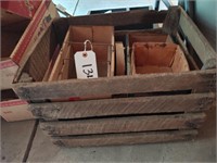 Slatted crate with baskets