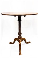 19TH CENTURY MAHOGANY OVAL TILT TOP SIDE TABLE
