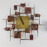 Horloge mural à batteries en fer forgé Brustalisme