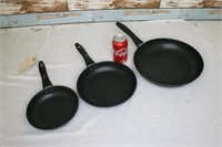 3 Piece Frying Pan/Skillet Set ~ Unmarked