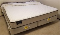 King Size Simmons Beauty Rest Matress, Box & Frame