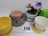 ASSORTED FLOWER POTS & PLANTERS