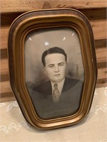 OLD FRAMED PICTURE OF A MAN