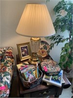LOT OF MISC DECOR NOT LAMP OR TABLE