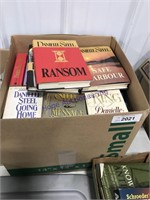DANIELLE STEEL BOOKS, MOSTLY PAPERBACK