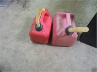 2 SMALL GAS CANS