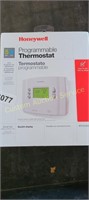 Progammable thermostat
