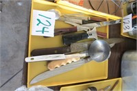 tray lot of kitchen items