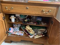 AMERICAN DREW SIDEBOARD W CONTENTS
