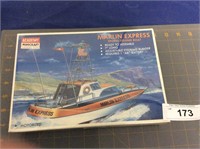 Academy Minicraft Marlin Express Motorized Boat