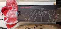 Silicon kitchen utensil set