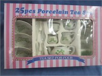 25 Piece Porcelain Tea Set