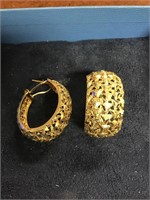 Ladies 14 karat gold earrings