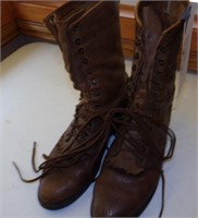 Lace up Mens Sz. 9 boots (like New)