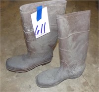 Pair Size 9 Knee boots