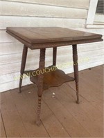 Oak spindle leg parlor table