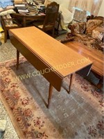 Nice Mid Century Modern wooden drop leaf table